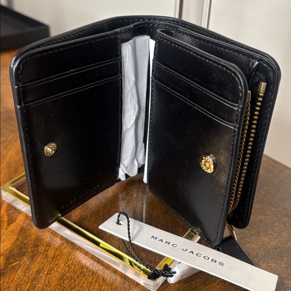 Marc Jacobs NWT Logo Wallet - Picture 7 of 16